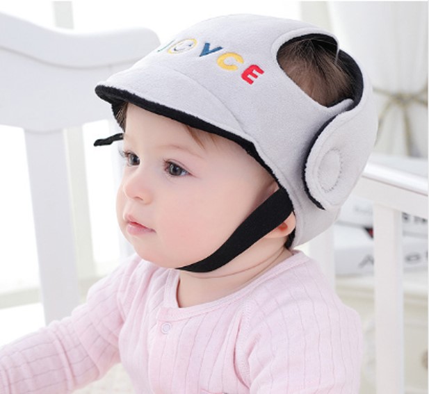 Versnipperd complexiteit Fascinerend Baby helm voor baby's en peuters - Small Wheels VOF